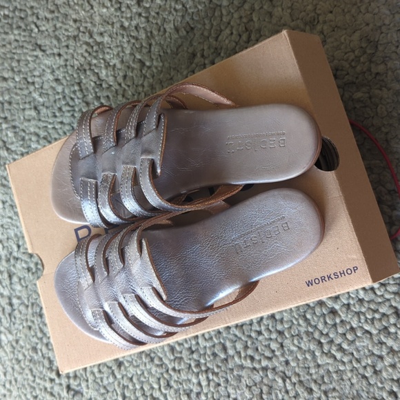 Bedstu Zora Grey Rustic Silver Metallic Sandals Size 8.5 - Picture 2 of 5